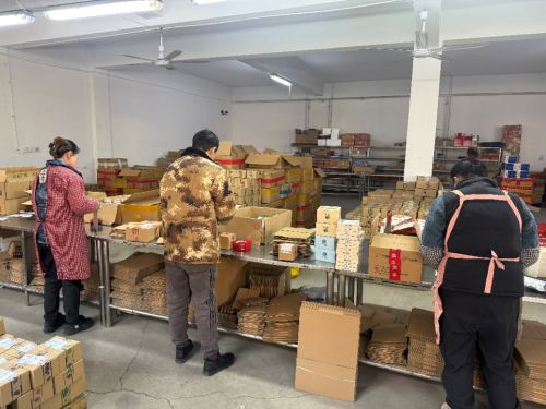 拼多多 商家权益保护委员会 推出惠商新举措,新质供给助外贸工厂成功转内销
